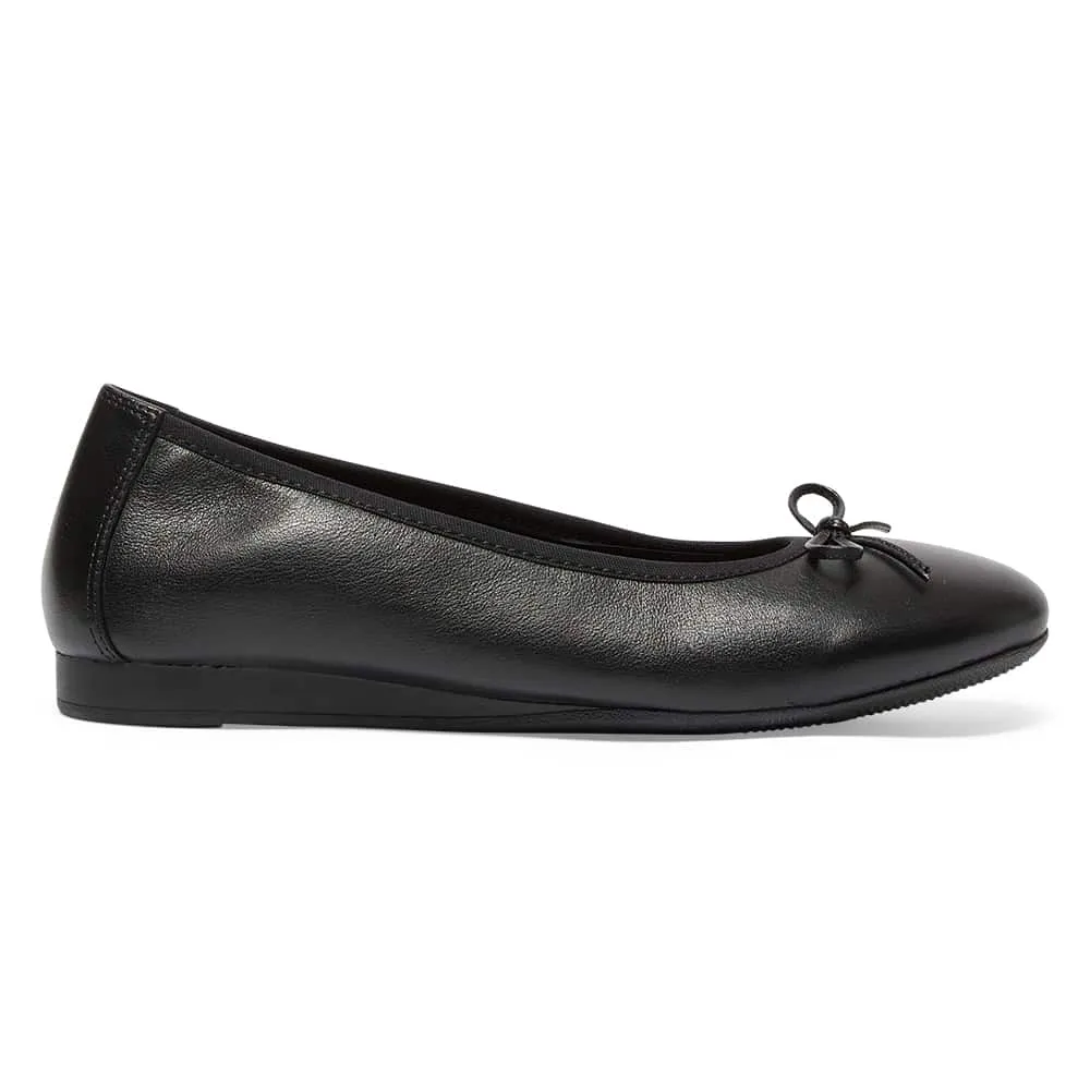 Belamy Flat in Black Leather