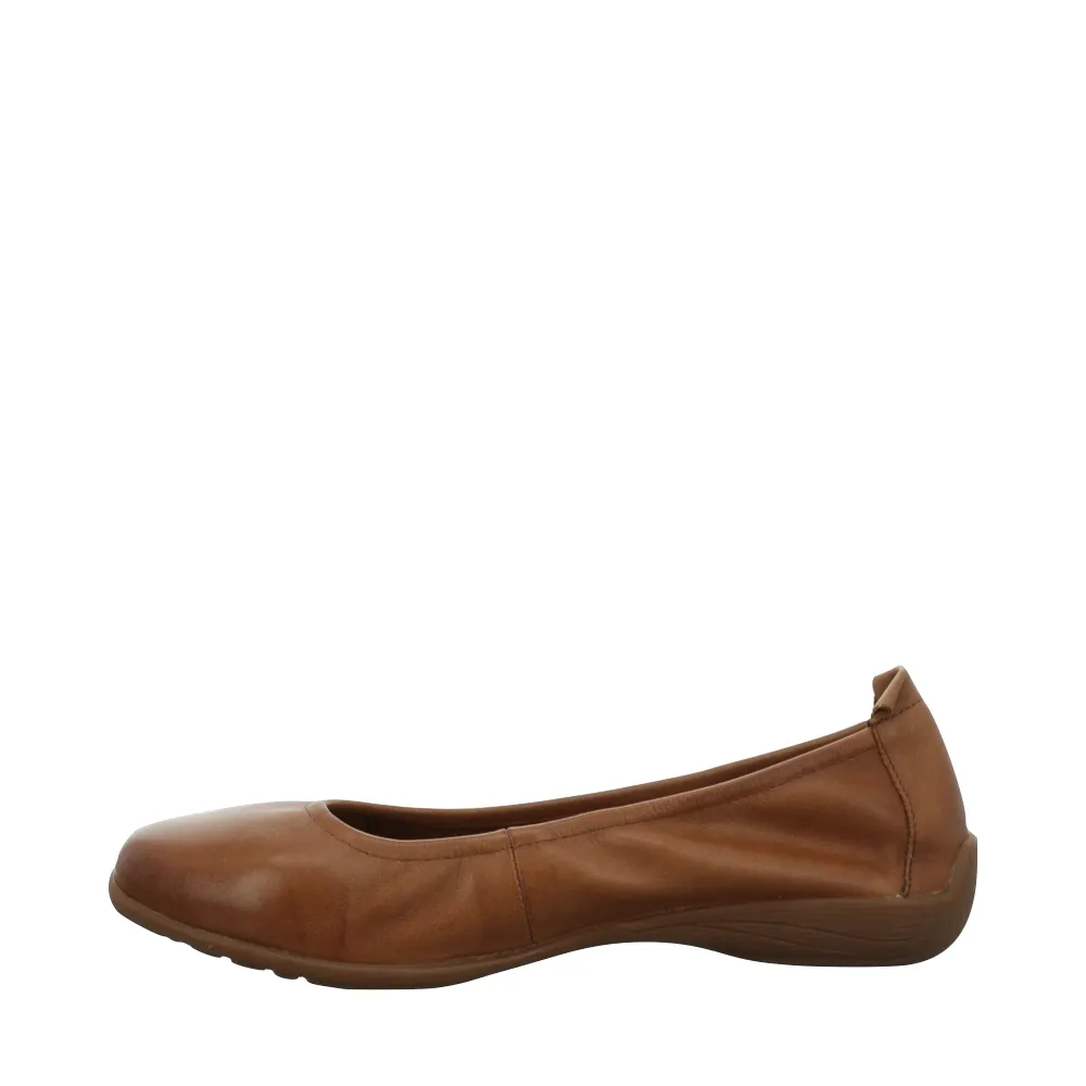 Josef Seibel Women's Fenja 01 Leather Flat in Camel